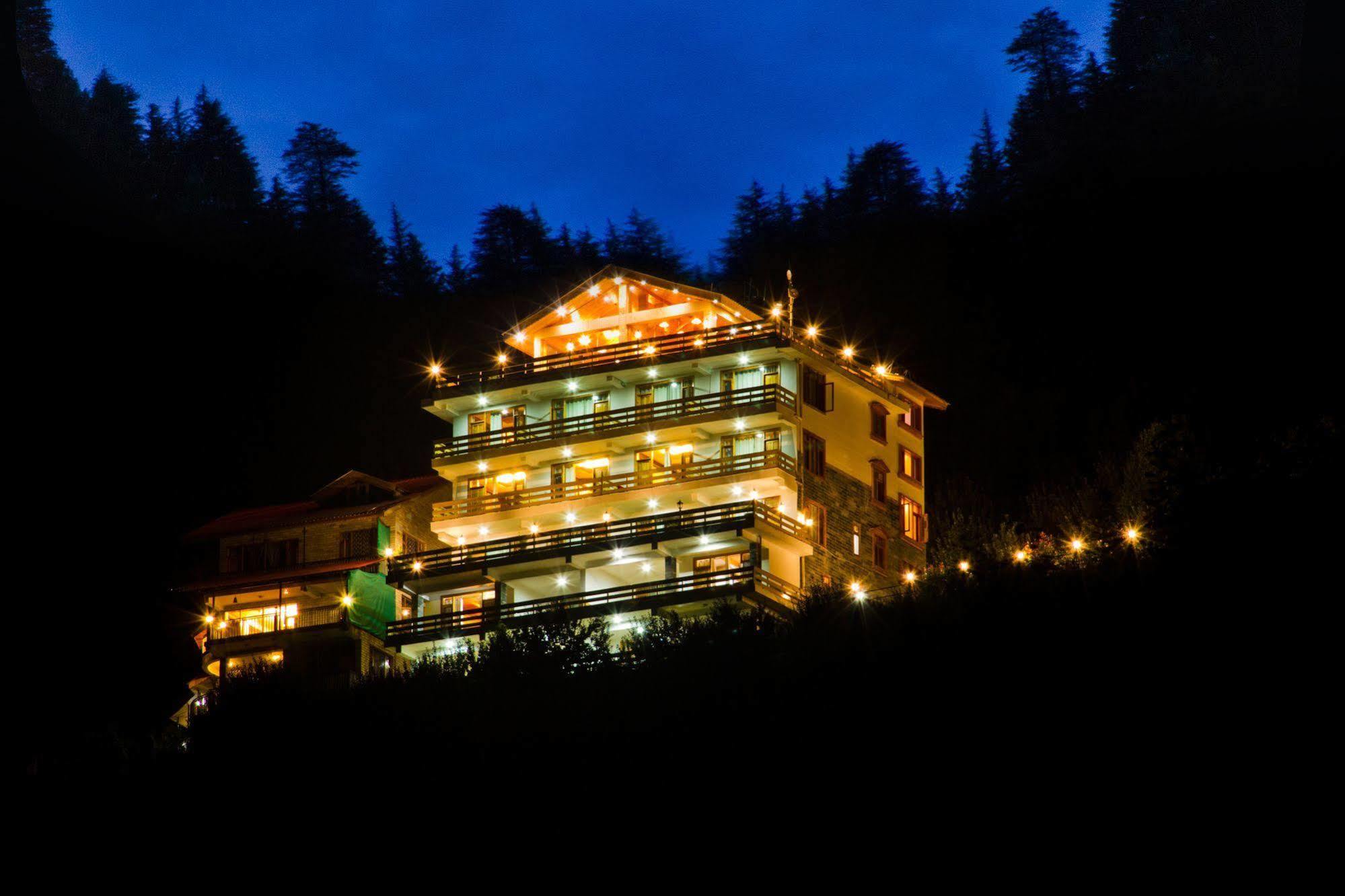 Vivaan The Sunrise Resort Manāli Exteriér fotografie